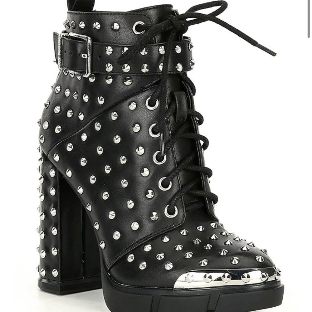 Gianni Bini- Platform Studded Boots sz 10